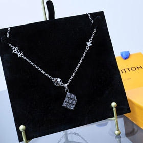 Louis Vuitton LV wisiec grawerowany list kwiatowy naszyjnik-3649  