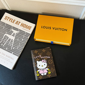 Louis Vuitton LV Animacja Wzór Paszport Holder-3654  