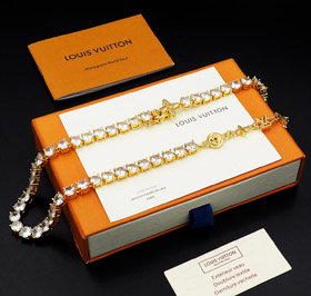 Louis Vuitton LV wkładzina z diamentowymi literami i kwiatami bransoletka-4014  