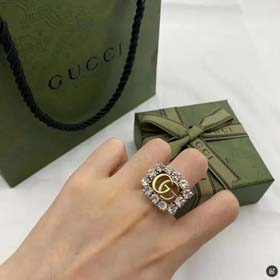 Pierścień Gucciego-0749  
